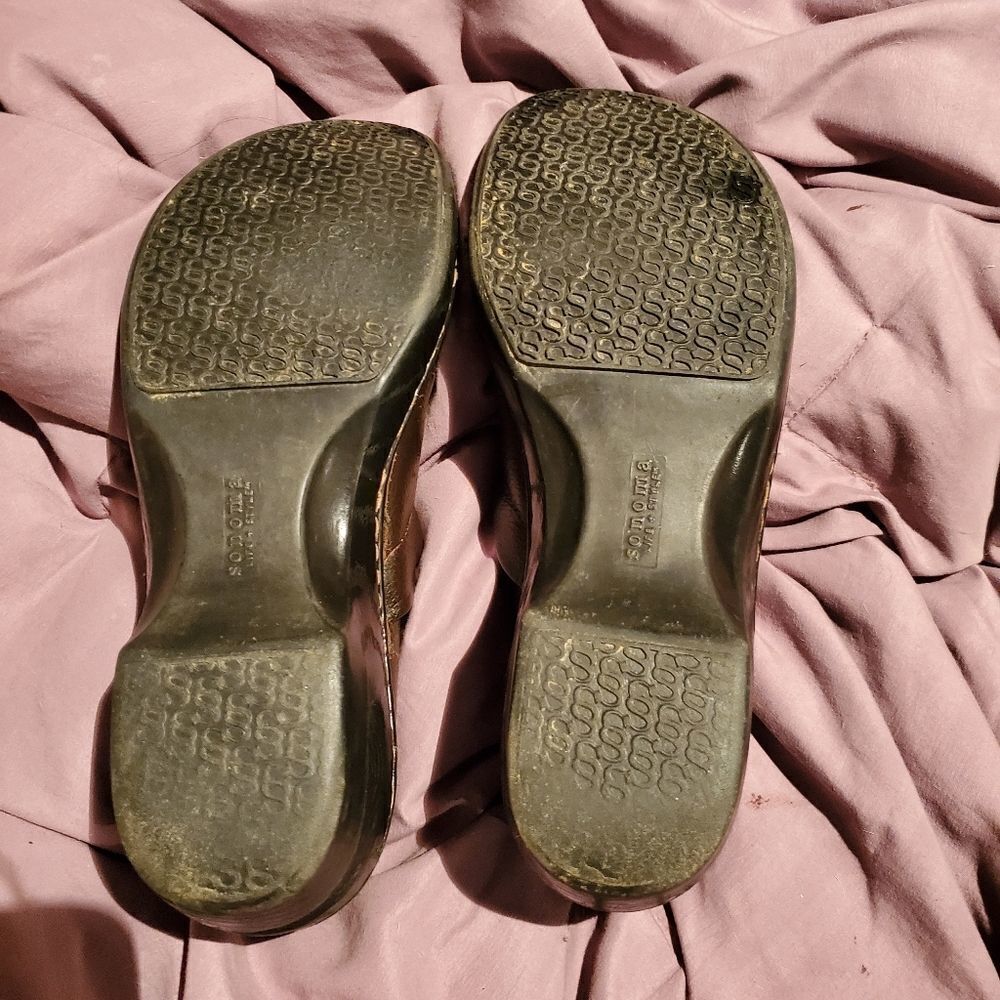 Womens Clogs - Picture 6 of 8
